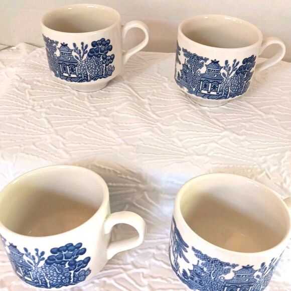 Vtg  Blue Willow Demitasse Cups Set of 4 England Miniature Espresso/Tea C Mark - Picture 8 of 12